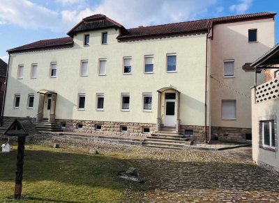 Charmantes Mehrfamilienhaus mit großem Garten und Grünanlage