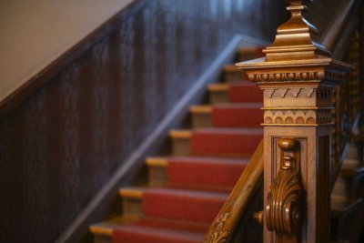 Großzügige Beletage-Wohnung: Eleganz und Charme in der Pariser Straße