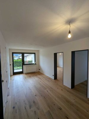 Ansprechende und modernisierte 5-Raum-EG-Wohnung mit Terrasse und Garten in Lam