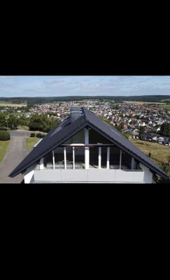 Traumhafte Dachgeschosswohnung auf dem Gleiberg