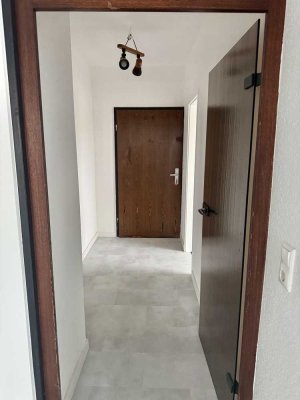 Geschmackvolle 2-Zimmer-DG-Wohnung mit Wintergarten & Galerie in Hanau