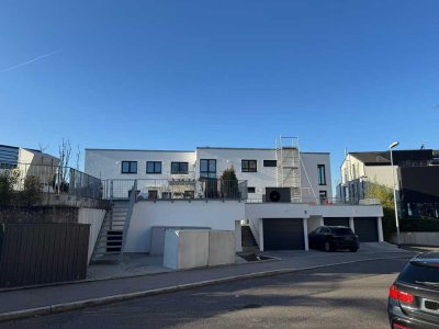 4,5 Zimmerwohnung mit Küche und Aussicht nach Komplettsanierung