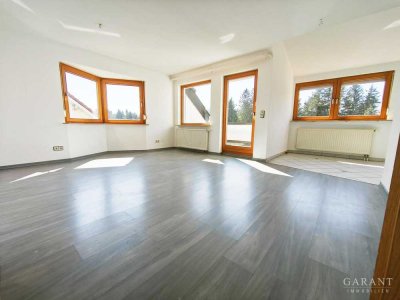 Sonnige Dachgeschoss-Wohnung mit Tiefgaragenplatz