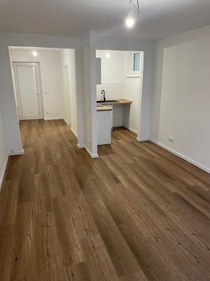 Sanierte 1-Zimmer- Wohnung mit Terrasse in Schenefeld