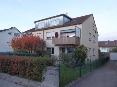 sofort beziehbar - 3 Zimmerwohnung, I. OG., EBK, Balkon, Einzelgarage