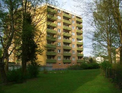 Großzügige 2-Zimmer-Wohnung in Wedel zu vermieten.