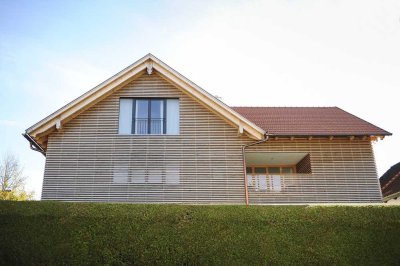 Geschmackvolle, neuwertige 2-Zimmer-Wohnung mit luxuriöser Innenausstattung und EBK in Diessen