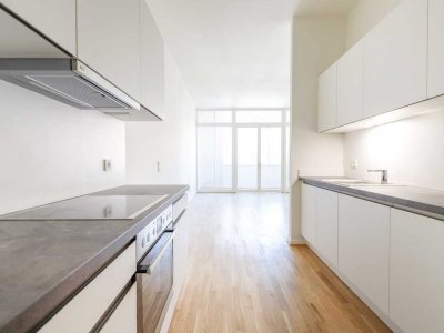 Lichtdurchflutete Eleganz: Großzügige Etagenwohnung mit Wintergarten und moderner Einbauküche