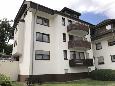 Nähe Wildpark liegt diese sehr schöne und ruhig gelegene 3- Zimmer Wohnung mit großem Balkon.