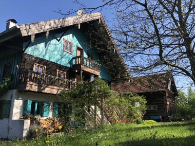 Modernisiertes Bauernhaus in großem Grundstück mit vielen Möglichkeiten (Familie,Firma,Bauvorhaben)