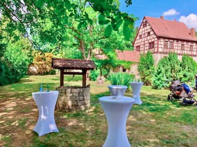 Historisches Schloss als romantische Event-Location & Ruhe-Refugium –  Pferdehaltung Landwirtschaft