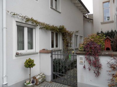 Geschmackvolle 3,5-Zi. Wohnung am Augustaplatz