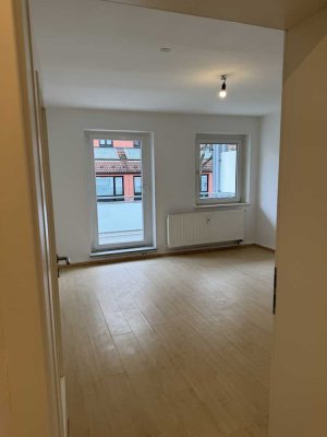 2-Zimmer-Erdgeschosswohnung mit Balkon in Königsbrunn Zentrum