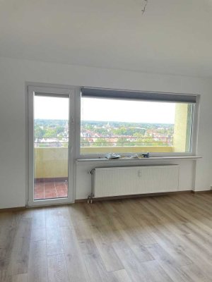 Sanierte 1-Zimmer-Wohnung mit Balkon und Panoramablick