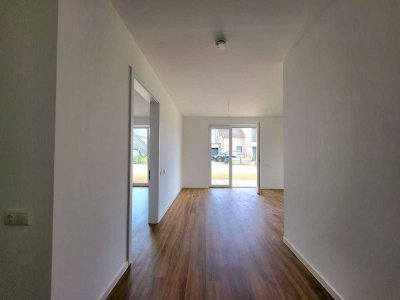 Rollstuhlgerechte Neubauwohnung mit Einbauküche und Terrasse – WBS erforderlich!