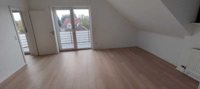 Schöne DG 2 ZKB ETW - mit EBK, Stellplatz in GER