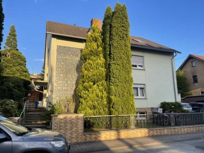 lukrative Kapitalanlage 3 Familienhaus mit großer Garage und Apartment im Soutterain