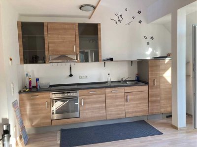 Schöne 2 Zimmer Maisonetten Whg. inkl. moderner EBK.