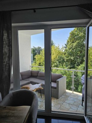 Stilvolle 3-Raum-Dachgeschosswohnung mit Balkon im Zentrum von Porz in Rheinnähe