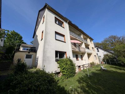 Modernisiertes 4-Familienhaus u. Gartengrundstück