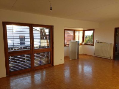 Gepflegte 3‑Zimmer Wohnung mit Balkon im 1. OG in Würzburg-Rottenbauer