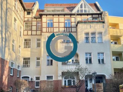PRAKTISCHES ERDGESCHOSS - STUCK & HOHE DECKEN -  HÜBSCHER GEMEINSCHAFTSGARTEN