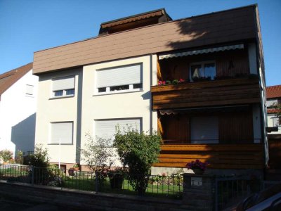 Helle 4,5 -Zimmer Wohnung mit Balkon und Garage in Göppingen-Holzheim - Provisionsfrei!