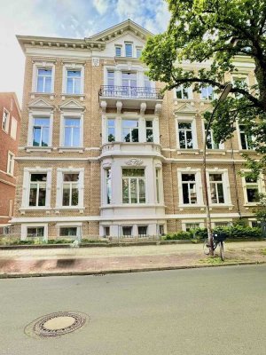 Attraktive 3-Zimmer Dachgeschosswohnung in Top-Lage - komplett saniert - mit Garten und Oker-Zugang