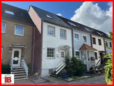 Reihenmittelhaus mit neuem Dach, mit Keller und Garage
