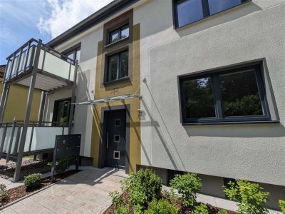 Nur mit WBS für 2 Personen - Modernisierte 2,5 Zimmer Dachgeschosswohnung mit Balkon