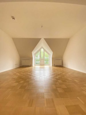 Helle 3 Zimmer Dachgeschosswohnung mit Einbauküche zu vermieten