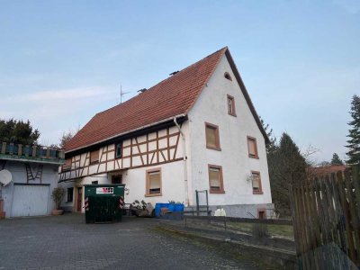 Bauernhaus zur Kernsanierung im Ortszentrum