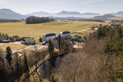 Bis zu 55.000 € Wohnbauförderung möglich: Elegante Zweizimmerwohnung im 1. Obergeschoss mit herrlichem Balkon in Elixhausen