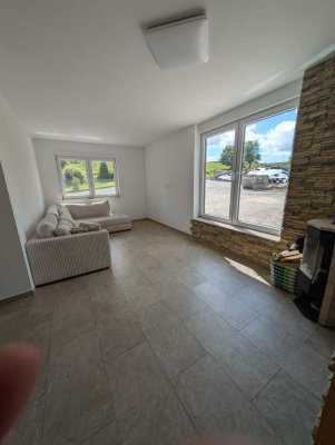 Exklusive, modernisierte 7,5-Zimmer-Wohnung mit Kamin und Sauna in idyllischer Lage