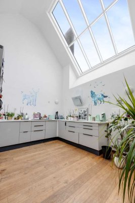 Altbau-Maisonette mit fantastischer Weitblick-Terrasse