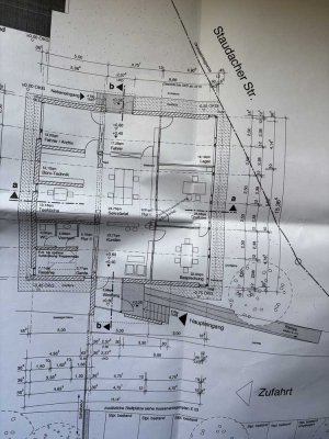 Geräumige, modernisierte 6,5-Raum-Wohnung mit geh. Innenausstattung mit Balkon und EBK