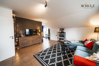 **Über den Dächern wohnen: stilvolle Dachgeschosswohnung in Toplage zu vermieten**