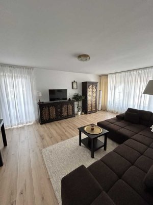 ☀️Wohnen am Waldrand – stilvolle, voll möblierte 2-Zimmer-Wohnung mit Balkon, Klimaanlage