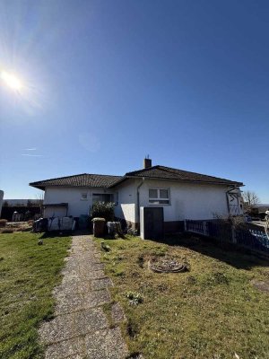 „Moderner Bungalow: saniert, energieeffizient und mit idyllischem Garten in Villmar-Seelbach“