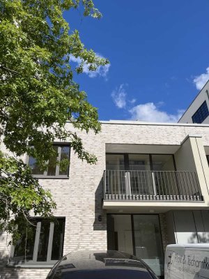 Großzügiges Stadthaus im begehrten PARK LINNÉ, welches WOHNEN und ARBEITEN vereint.
