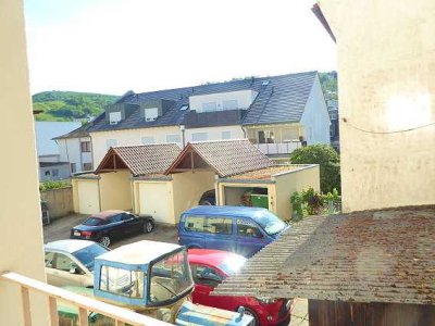 Schöne 3 - 1/2  - Zimmer-Mietwohnung im 1. OG - BINGEN/RH.