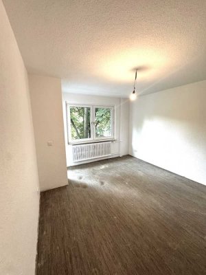 Sehr schöne komplett sanierte 2 Zimmer Wohnung mit Balkon in Duisburg zu vermieten