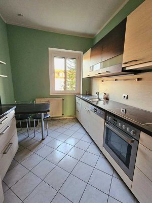 *ab sofort* Helle Vier-Raum-Wohnung mit Einbauküche