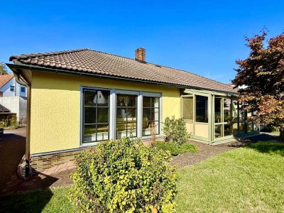 Schöner Bungalow mit Wintergarten und tollem Garten in zentraler Lage von Mitwitz