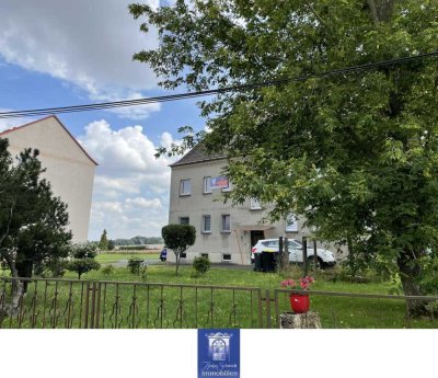 Wunderschöne Dachgeschosswohnung in herrlicher grüner Umgebung!