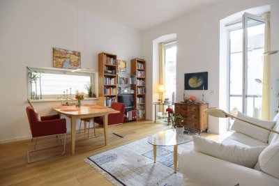 Kernsaniertes Schmuckstück - Top Altbau mit sonnigem Balkon - U3 Nähe