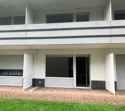 (02) helle Einzimmerwohnung mit überdachter Terrasse