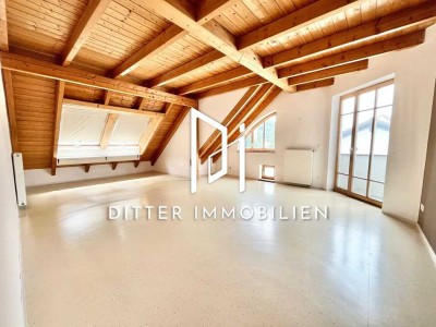 Maisonette-Dachgeschosswohnung mit kleiner Loggia und Außenstellplatz mitten in TBB