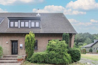 Für Macher und Kreative: Zweifamilienhaus in ruhiger Wohnlage