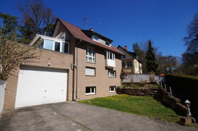2-Familienhaus in guter Wohnlage: Garage / Modernisiert / Rendite